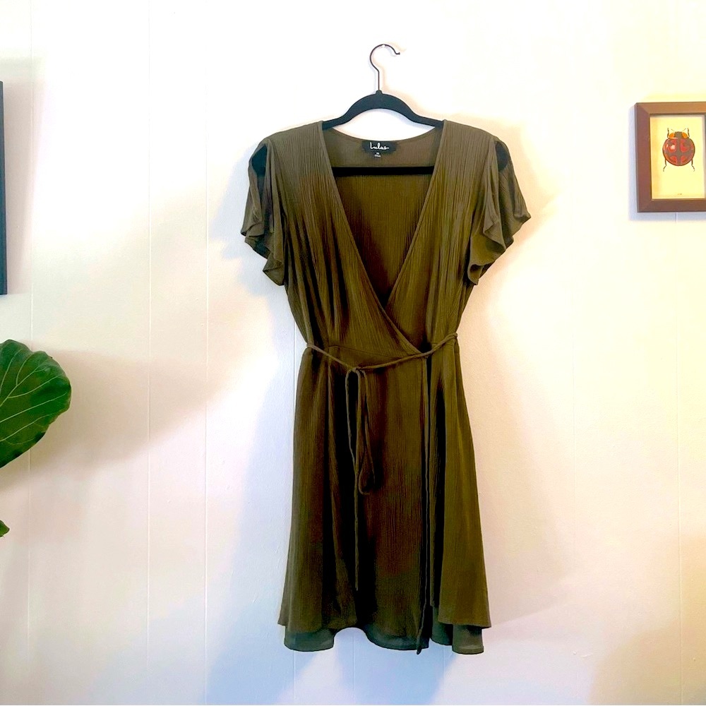 LuLu’s ~ Romantic, Green Slit Flutter Sleeve, Wrap Dress - Picture 1 of 9